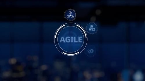 Futuristische Roboterhand, die mit digitaler agiler Schnittstelle in einer modernen technologischen Umgebung interagiert R