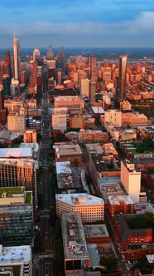 El centro de Filadelfia en la hora dorada
