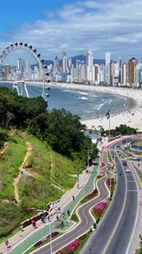 Escena de playa en Camboriú en Santa Catarina, Brasil.
