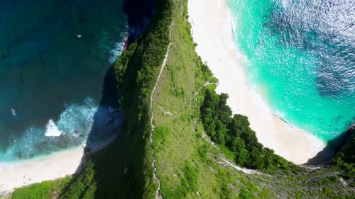 Kelingking beach.