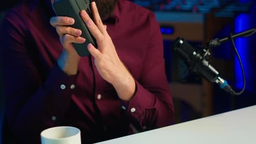 Tech Content Creator Filming Technology Review of V Mount Battery