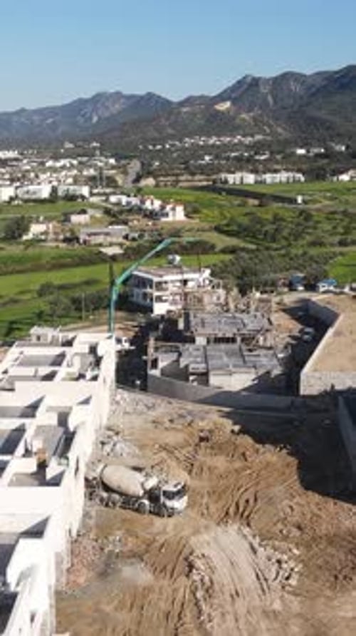 Bauarbeiten an der Küste von Girne