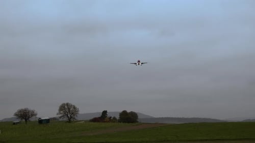 Passagierflugzeug landet