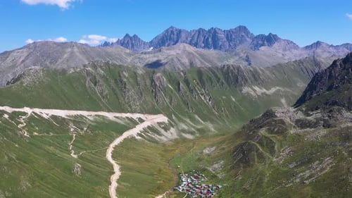 Plateau de Trovit et montagnes de Kackar