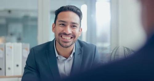 Rencontre, entretien ou opportunité d'emploi avec un homme d'affaires dans un bureau des ressources humaines