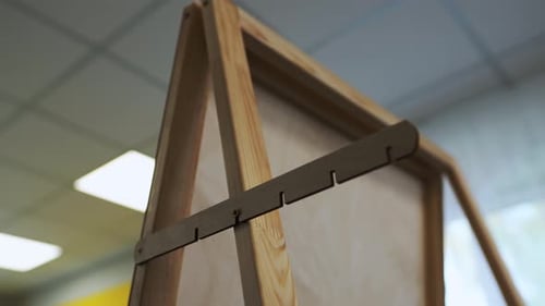 Cavalete de desenho com ajustador de altura para conforto dos estudantes
