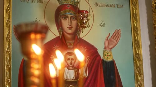 Ícone de cálice inesgotável em uma igreja
