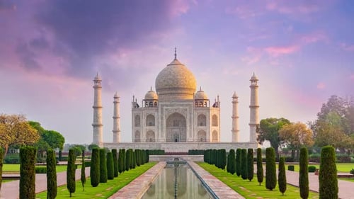 4K time lapse of Taj Mahal.