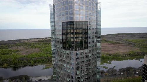 Vista aérea de la Torre YPF en Puerto Madero, Buenos Aires. Dolly, ¡fuera!