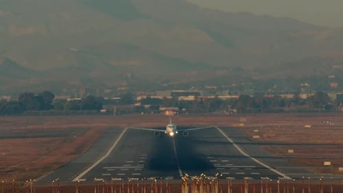 Am Flughafen aus dem Flugzeug aussteigen