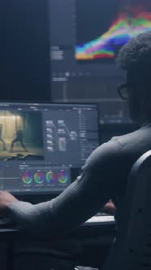 Film Editor Makes Video Post Production in Studio