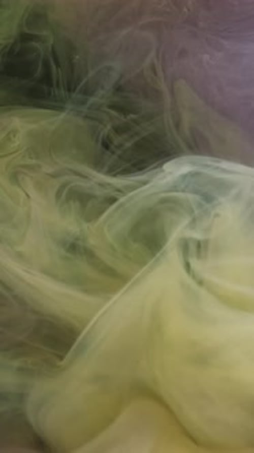 Peinture verticale à éclaboussures de fumée, brouillard de vapeur, nuage d'eau