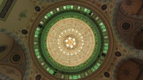 Interior decoration at the dome of the mosque. 4. 4K.