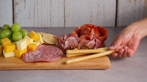 Planche à charcuterie, fabrication d'un plateau de fromages