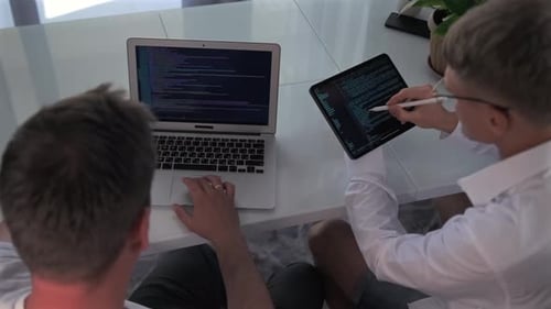 Programmers Collaborate Optimizing Code on Laptop and Tablet