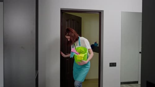 Cleaning Team Arrives at Modern Home for Housekeeping