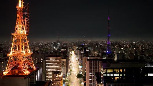 Avenida Paulista no centro da cidade de São Paulo, Brasil.