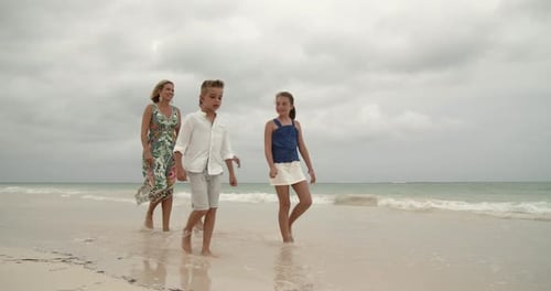 Walking the Beach, Family, Parents with Kids