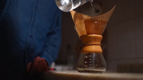 Brewing Pour Over Coffee in a Glass Chemex