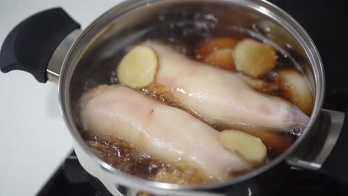 How to simmer pork feet