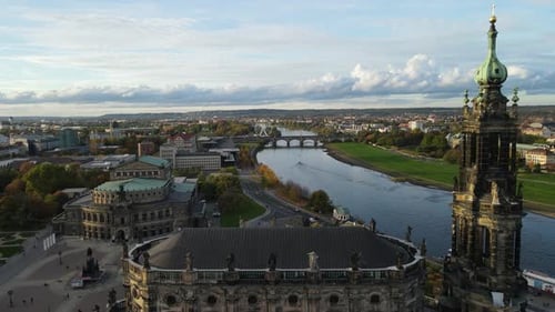 Low pass by Semperoper with Elbe and bridge in the background