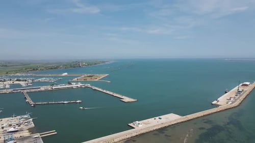 Vista aérea del puerto de La Rapita, Tarragona, España.