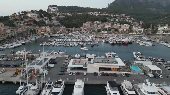 Aerial video over Avinguda de Gabriel Roca i Garcías, Palma de Mallorca ...