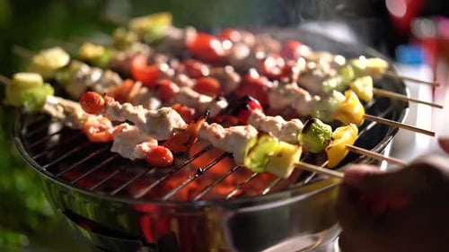 Soirée barbecue ou barbecue avec viande grillée.