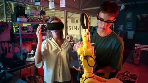 VR and Robotics: Future Technology in the Lab