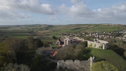 Carisbrook Castle a great fortress which began life as an Anglo-Saxon earthwork defence against