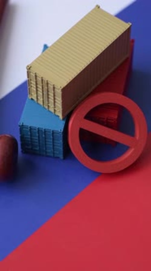 Conteneurs arborant le drapeau russe comme concept d'embargos et d'interdictions d'exportation. L'interdiction d'exportation russe