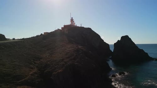 Luftaufnahme eines Leuchtturms in Almeria in Spanien