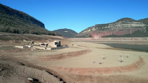Sau swamp dike in Catalonia, Spain, intense drought in 2024 Views of the ruins exposed due to the dr
