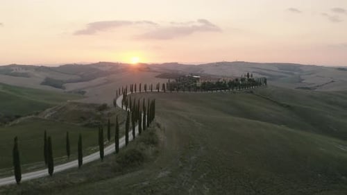 Tuscany Landscape Golden Hour, Italy | 4K UHD D-LOG -
Perfect for colour grading! 23.976fps
Beauti