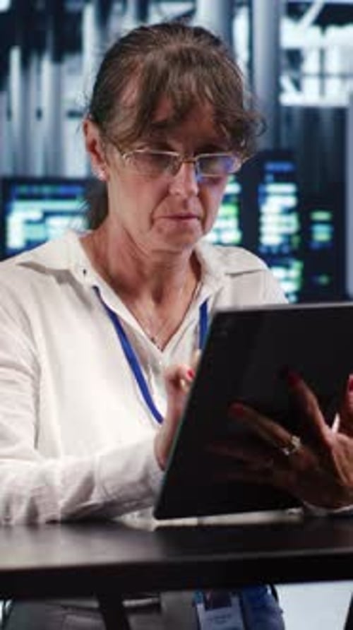 Espace vertical de haute technologie avec serveurs IA