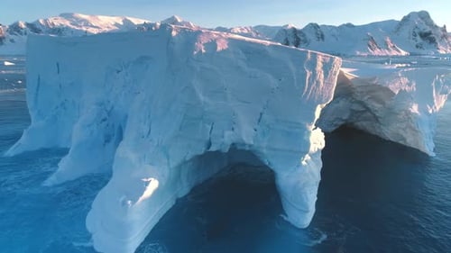 Massive Iceberg Floats in the Arctic Ocean