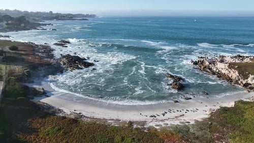 Paisagem de praia em Monterey, na Califórnia, Estados Unidos.