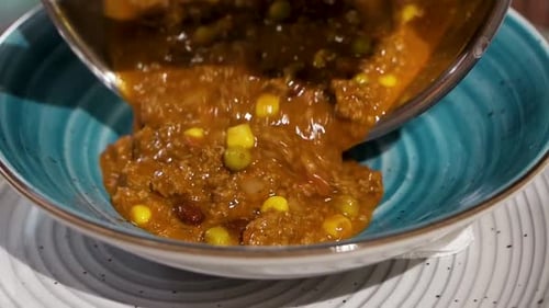 Processus de cuisson : Soupe mexicaine traditionnelle Chili Con Carne