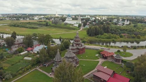 Paysage de village, petites maisons, Souzdal, Russie
