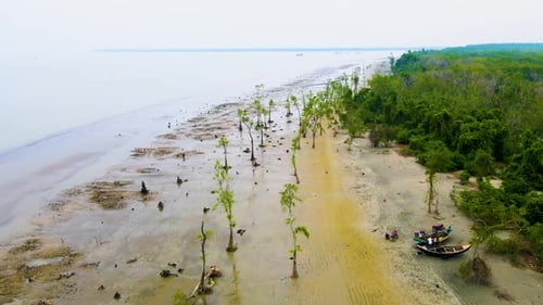 Lebur Char sur la plage maritime de Kuakata, près de la forêt de Sundarban au Bangladesh. Prise de vue aérienne par Drone