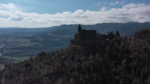 Luftaufnahme der mittelalterlichen Burg Castellvell in Solsona. Katalonien