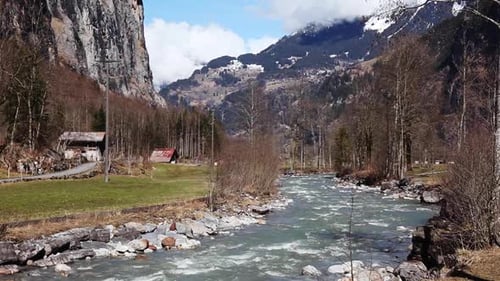 Riacho do vale: Grindelwald, Alpes Berneses, Suíça