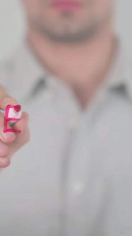 Energie, Schreiben auf dem Bildschirm mit der Hand, Vertikales Video