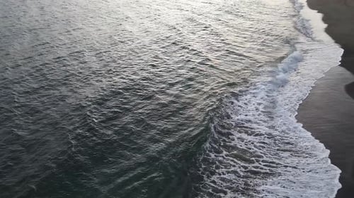 vagues sur la plage