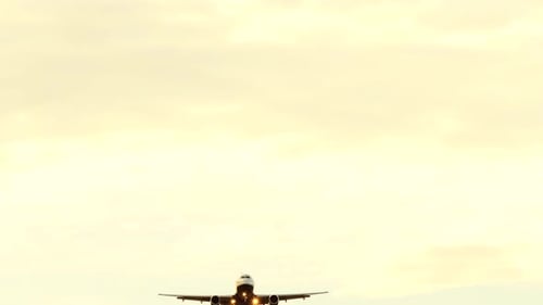 Transporthintergrund - Reisetour - Flugzeug, Flughafen - Flug