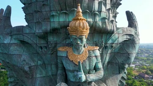 Statue de Garuda Visnu Kencana.