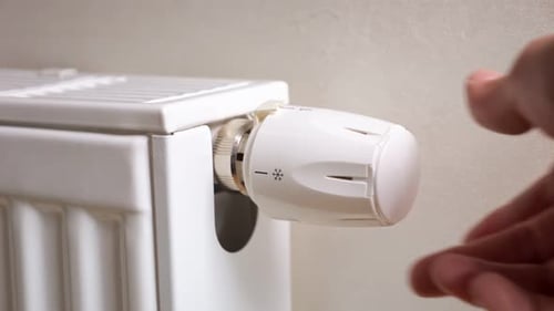 Hand Adjusting Radiator Thermostat