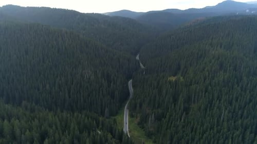 Straße durch den Berg