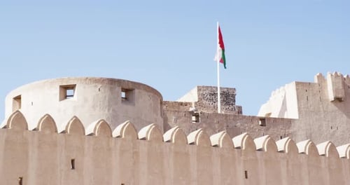 Les remparts du château de Jabreen à Oman, tir moyen statique
