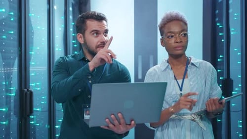 Collaborative Teamwork in a Modern Office Setting to Enhance Efficiency and Innovation